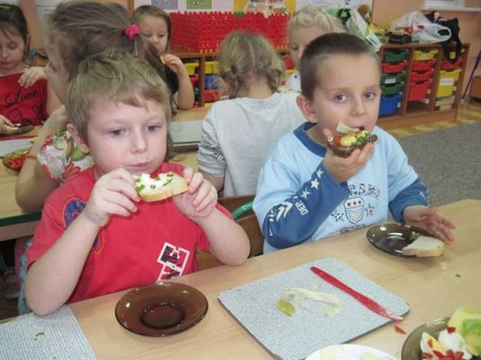 Grafika #16: 22.11.2013 - Robimy zdrowe i kolorowe kanapki