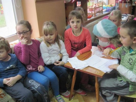 Grafika #18: 20.11.2013 - Zabawy w kąciku lekarskim