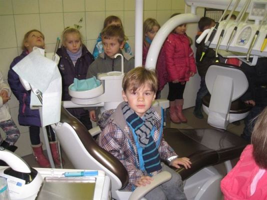 Grafika #4: 15.11.2013 - O ząbki nasze dbamy - dentystę odwiedzamy.