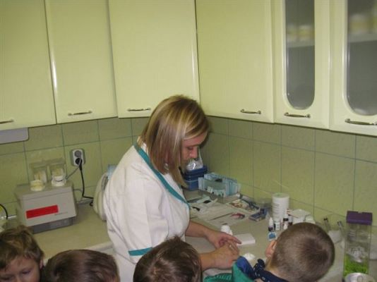 Grafika #9: 15.11.2013 - O ząbki nasze dbamy - dentystę odwiedzamy.