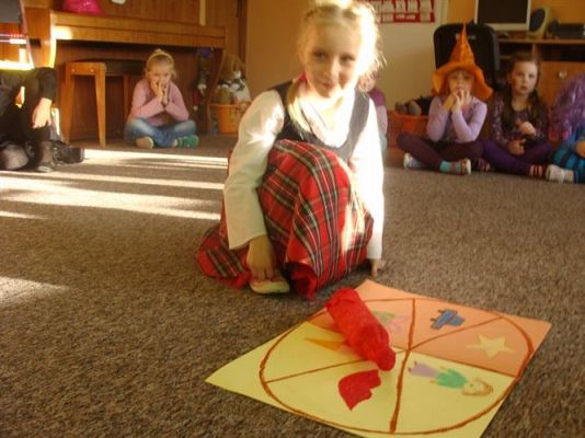 Grafika #38: 29.11.2013 - Andrzejki w gr. III