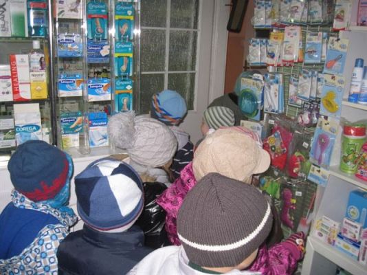 Grafika #6: 26.11.2013 - Średniaki z wizytą w aptece