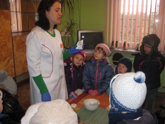 Grafika #12: 26.11.2013 - Średniaki z wizytą w aptece