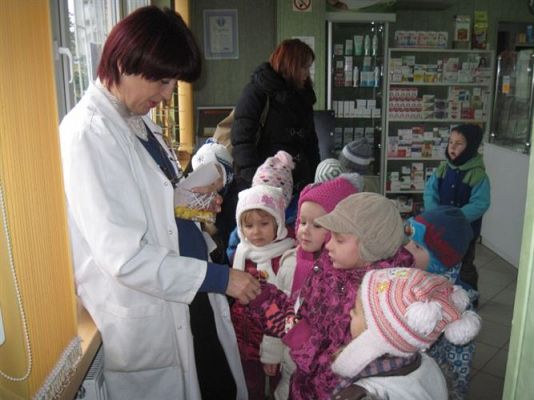 Grafika #24: 26.11.2013 - Średniaki z wizytą w aptece