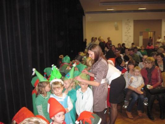 Grafika #12: 12.12.2013 - Przedstawienie świąteczne pt." W oczekiwaniu na Święta "