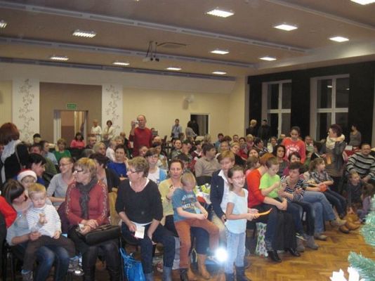 Grafika #13: 12.12.2013 - Przedstawienie świąteczne pt." W oczekiwaniu na Święta "