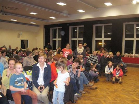 Grafika #14: 12.12.2013 - Przedstawienie świąteczne pt." W oczekiwaniu na Święta "