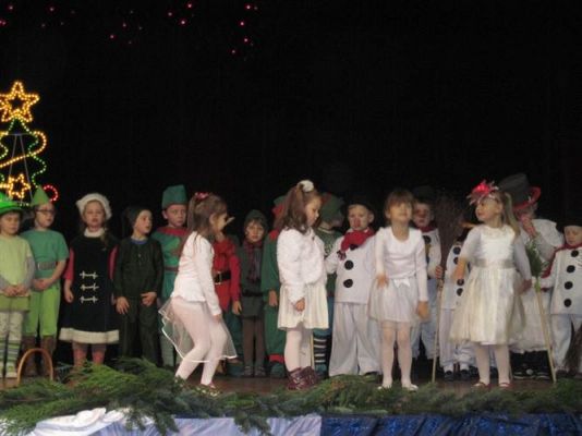 Grafika #30: 12.12.2013 - Przedstawienie świąteczne pt." W oczekiwaniu na Święta "