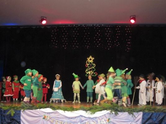 Grafika #34: 12.12.2013 - Przedstawienie świąteczne pt." W oczekiwaniu na Święta "