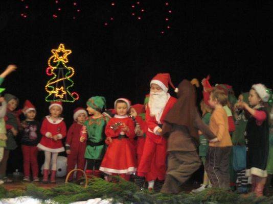 Grafika #53: 12.12.2013 - Przedstawienie świąteczne pt." W oczekiwaniu na Święta "