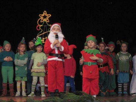 Grafika #59: 12.12.2013 - Przedstawienie świąteczne pt." W oczekiwaniu na Święta "