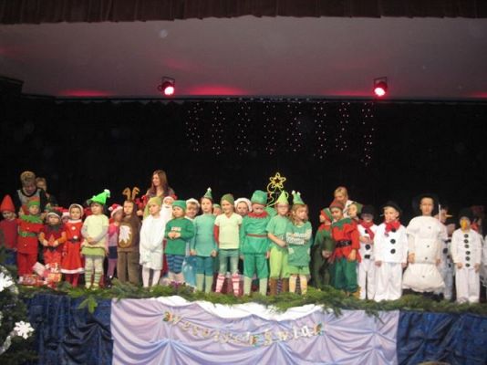 Grafika #69: 12.12.2013 - Przedstawienie świąteczne pt." W oczekiwaniu na Święta "