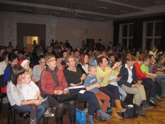 Grafika #70: 12.12.2013 - Przedstawienie świąteczne pt." W oczekiwaniu na Święta "