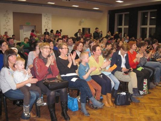 Grafika #79: 12.12.2013 - Przedstawienie świąteczne pt." W oczekiwaniu na Święta "