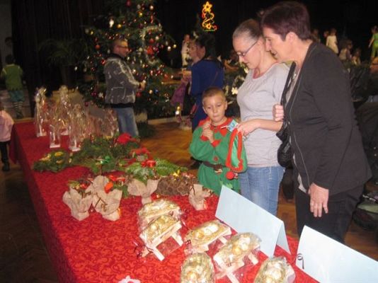 Grafika #88: 12.12.2013 - Przedstawienie świąteczne pt." W oczekiwaniu na Święta "