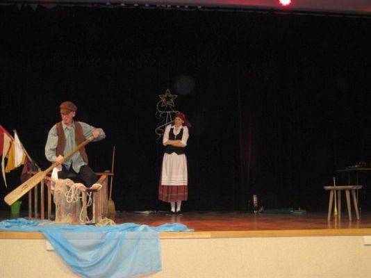 Grafika #6: 11.12.2013 - Przedstawienie teatralne "Rybak-król" w Gokis w Wicku