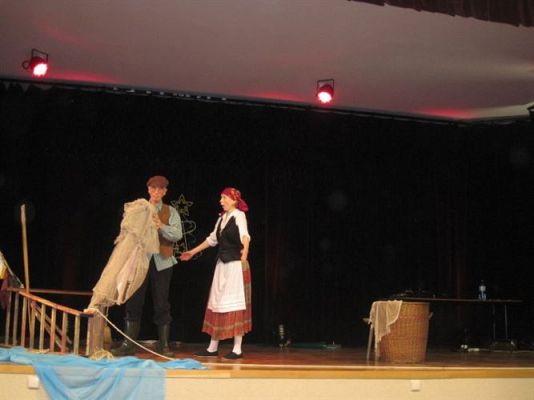 Grafika #8: 11.12.2013 - Przedstawienie teatralne "Rybak-król" w Gokis w Wicku