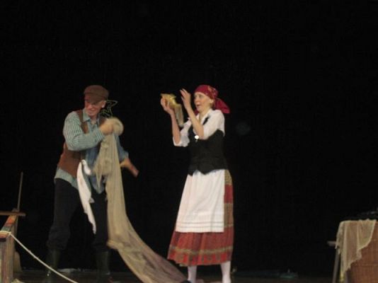 Grafika #9: 11.12.2013 - Przedstawienie teatralne "Rybak-król" w Gokis w Wicku