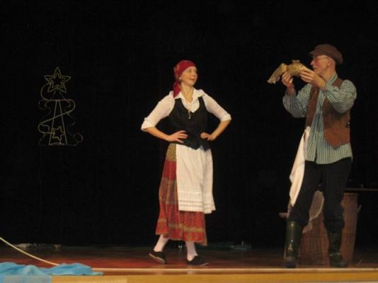 Grafika #10: 11.12.2013 - Przedstawienie teatralne "Rybak-król" w Gokis w Wicku