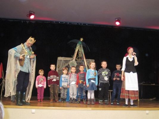 Grafika #32: 11.12.2013 - Przedstawienie teatralne "Rybak-król" w Gokis w Wicku