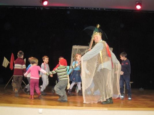 Grafika #34: 11.12.2013 - Przedstawienie teatralne "Rybak-król" w Gokis w Wicku