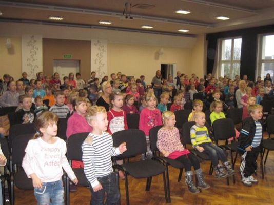 Grafika #35: 11.12.2013 - Przedstawienie teatralne "Rybak-król" w Gokis w Wicku