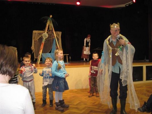 Grafika #38: 11.12.2013 - Przedstawienie teatralne "Rybak-król" w Gokis w Wicku