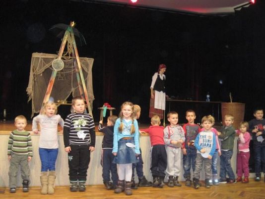 Grafika #45: 11.12.2013 - Przedstawienie teatralne "Rybak-król" w Gokis w Wicku