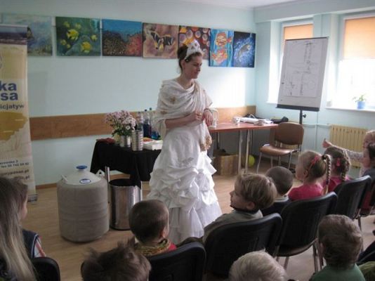Grafika #0: 05.03.2014 - Warsztaty edukacyjne pn."Mroźne eksperymenty" w GOKiS w Wicku