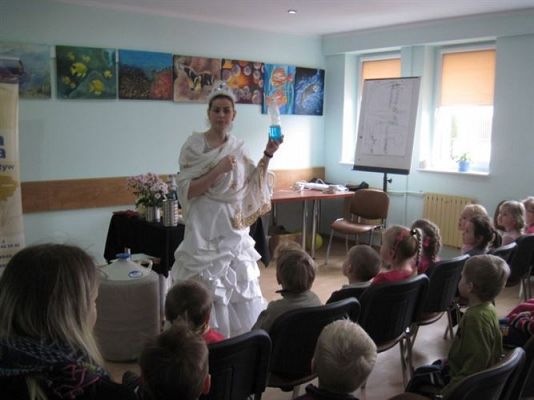 Grafika #3: 05.03.2014 - Warsztaty edukacyjne pn."Mroźne eksperymenty" w GOKiS w Wicku