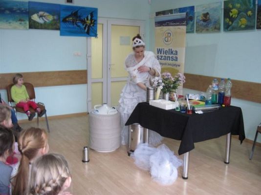 Grafika #5: 05.03.2014 - Warsztaty edukacyjne pn."Mroźne eksperymenty" w GOKiS w Wicku