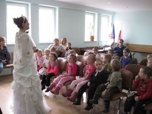 Grafika #12: 05.03.2014 - Warsztaty edukacyjne pn."Mroźne eksperymenty" w GOKiS w Wicku