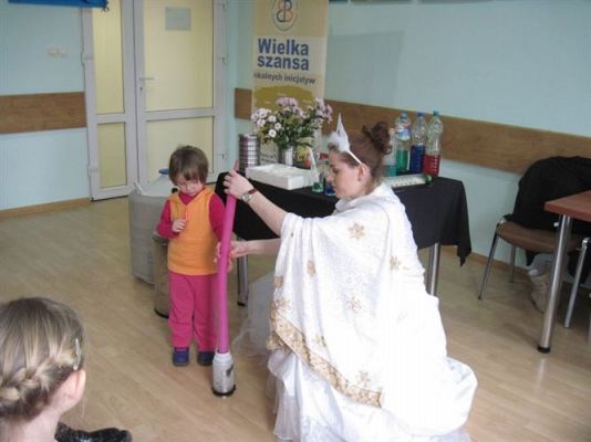 Grafika #20: 05.03.2014 - Warsztaty edukacyjne pn."Mroźne eksperymenty" w GOKiS w Wicku