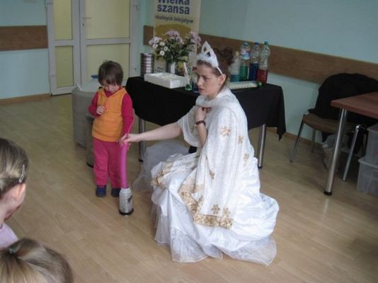 Grafika #21: 05.03.2014 - Warsztaty edukacyjne pn."Mroźne eksperymenty" w GOKiS w Wicku