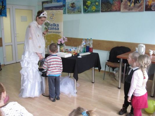 Grafika #35: 05.03.2014 - Warsztaty edukacyjne pn."Mroźne eksperymenty" w GOKiS w Wicku