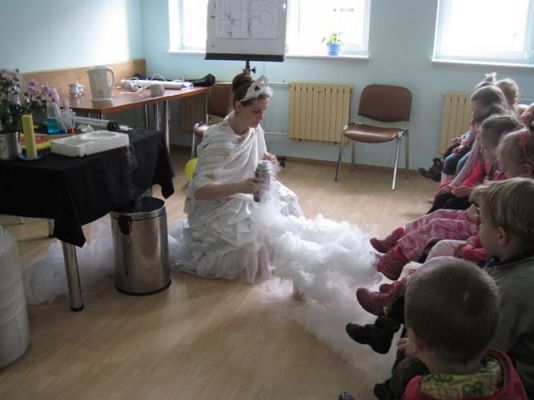 Grafika #39: 05.03.2014 - Warsztaty edukacyjne pn."Mroźne eksperymenty" w GOKiS w Wicku