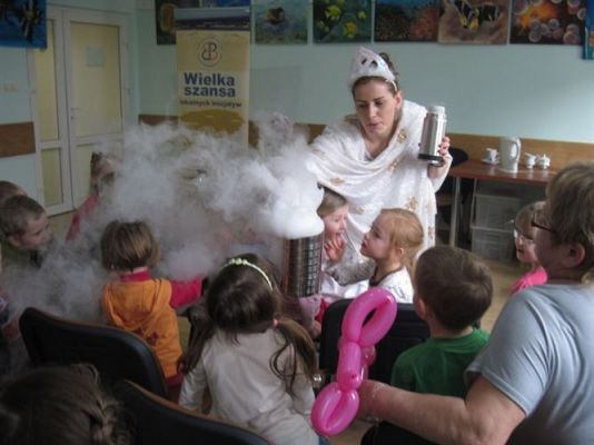 Grafika #41: 05.03.2014 - Warsztaty edukacyjne pn."Mroźne eksperymenty" w GOKiS w Wicku