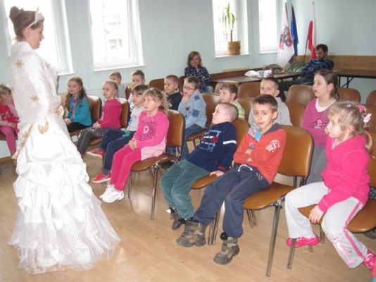 Grafika #64: 05.03.2014 - Warsztaty edukacyjne pn."Mroźne eksperymenty" w GOKiS w Wicku