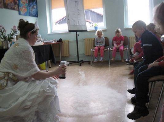 Grafika #66: 05.03.2014 - Warsztaty edukacyjne pn."Mroźne eksperymenty" w GOKiS w Wicku