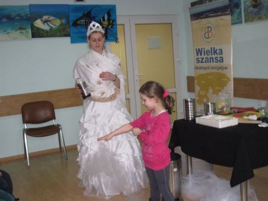 Grafika #89: 05.03.2014 - Warsztaty edukacyjne pn."Mroźne eksperymenty" w GOKiS w Wicku