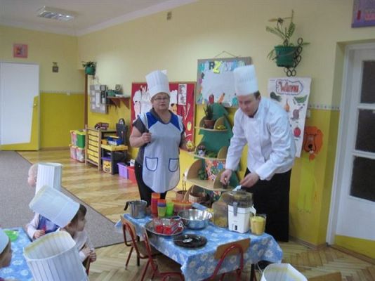 Grafika #7: 28.02.2014 - Mali kucharze