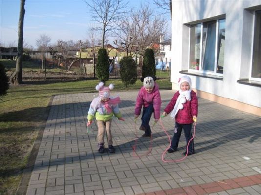 Grafika #7: 21.02.2014 - Jak aktywnie spędzamy czas w ogrodzie przedszkolnym