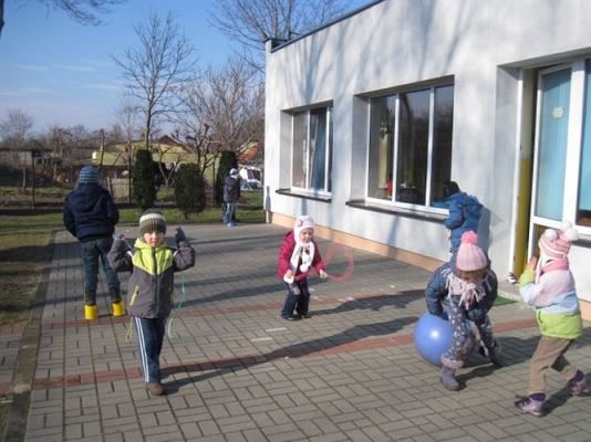 Grafika #12: 21.02.2014 - Jak aktywnie spędzamy czas w ogrodzie przedszkolnym