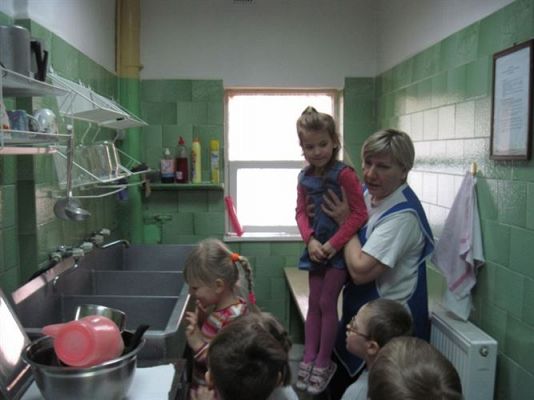 Grafika #3: 10.02.2014 - Średniaki poznają pracę kucharki