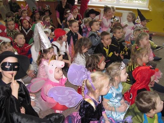 Grafika #1: 07.02.2014 - Zabawa karnawałowa