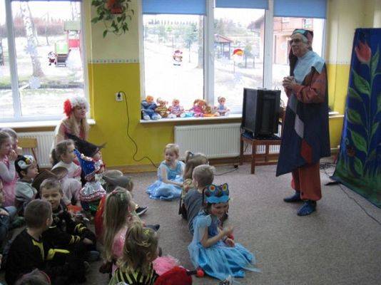 Grafika #2: 07.02.2014 - Zabawa karnawałowa