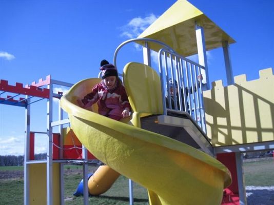 Grafika #6: 01.04.2014 - Maluszki na placu zabaw w Białogardzie
