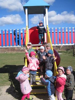 Grafika #19: 01.04.2014 - Maluszki na placu zabaw w Białogardzie