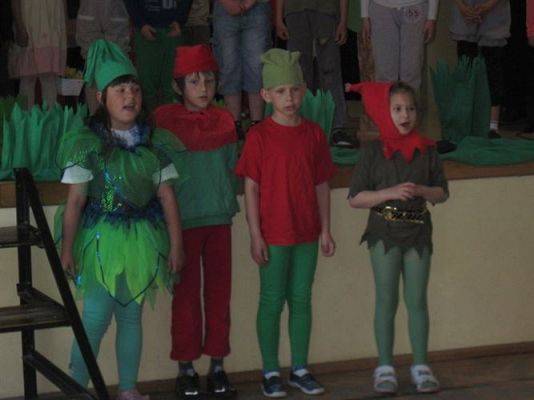 Grafika #1: 28.04.2014 - Przedstawienie klas I z okazji Dnia Ziemi