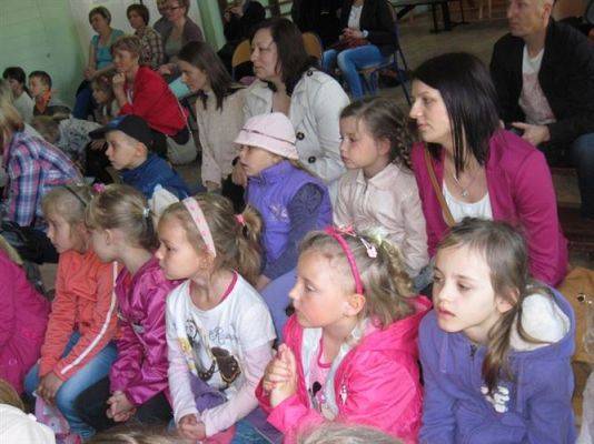 Grafika #5: 28.04.2014 - Przedstawienie klas I z okazji Dnia Ziemi